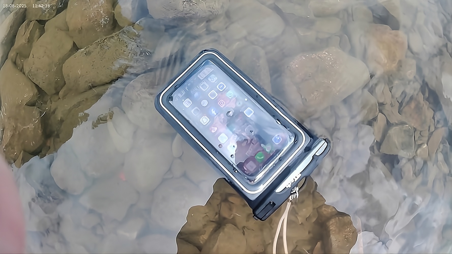 Waterproof phone pouch